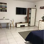 Jandi Apartment *