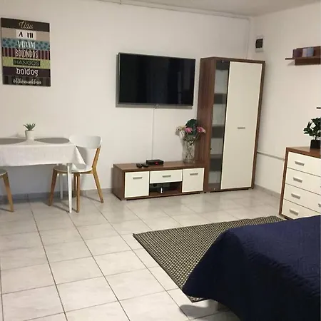 Jandi Apartament *